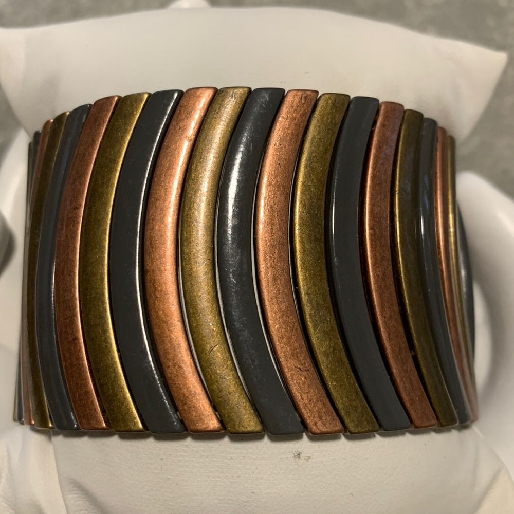 Tri color metal stretch bracelet